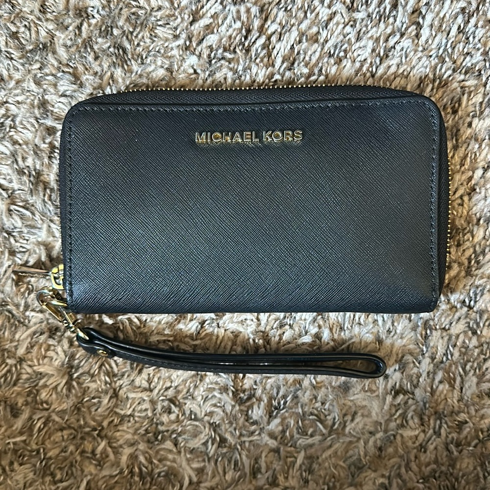 Michael Kors Wristlet wallet